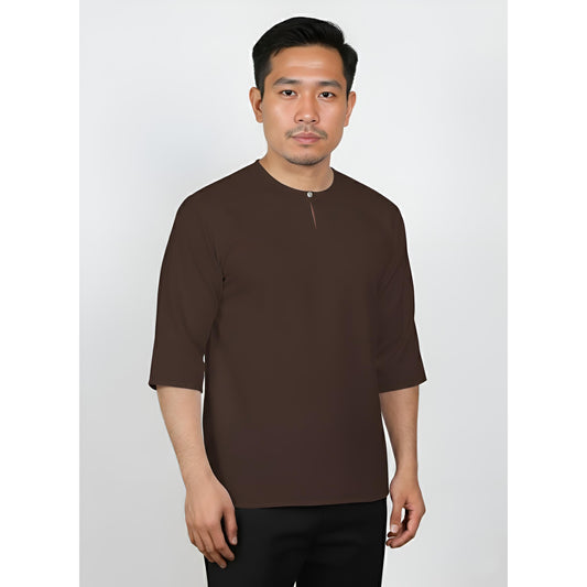 Kurta Lelaki Dewasa Tiga Suku Premium Crepe Dengan Wooded Button (Mocha)