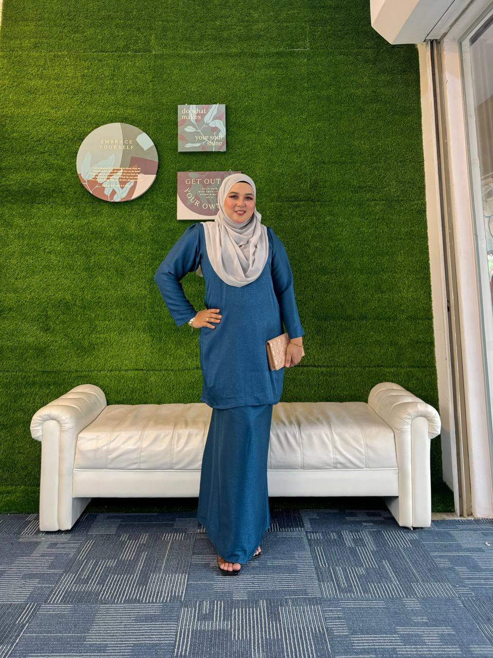 Zahra Kurung Moden Satin Jacquard Embossed