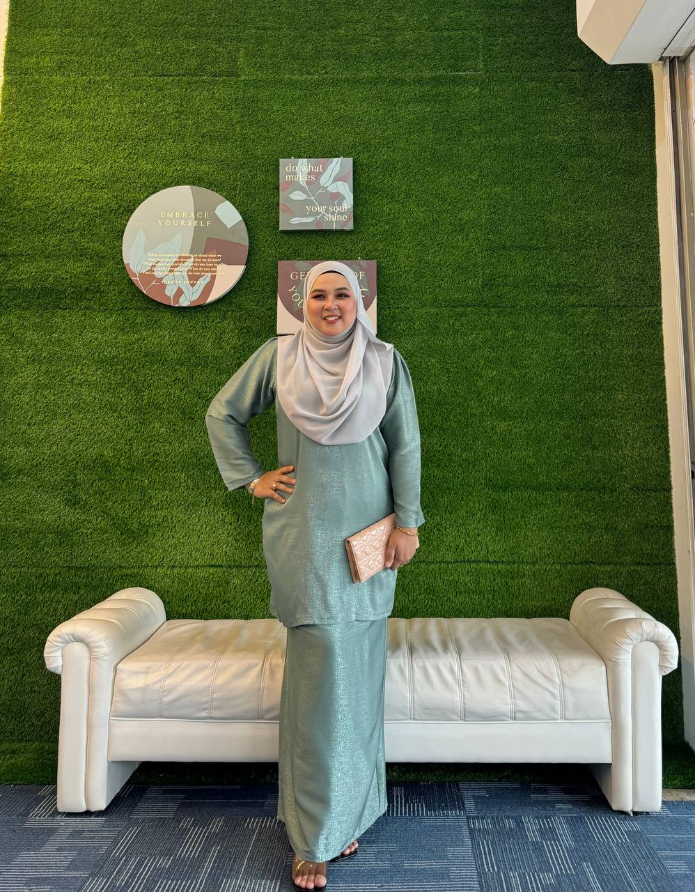 Zahra Kurung Moden Satin Jacquard Embossed