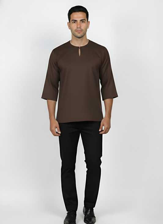 Kurta Lelaki Dewasa Tiga Suku Premium Crepe Dengan Wooded Button (Rich Brown)